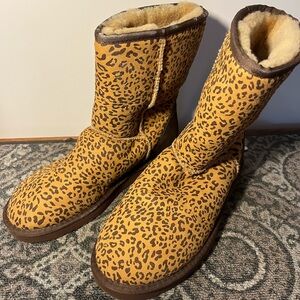 Size 8 UGG Classic Short Leopard Boots